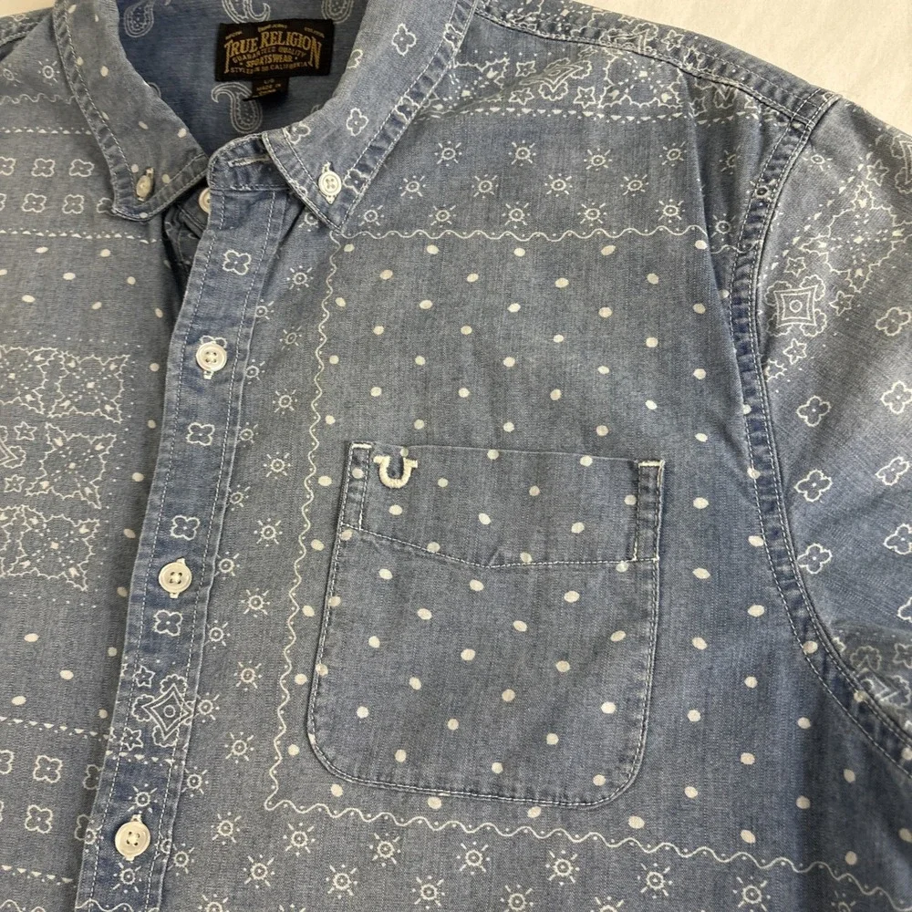 True Religion Chambray Bandana Button Down Shirt Mens Medium Blue Logo Pocket